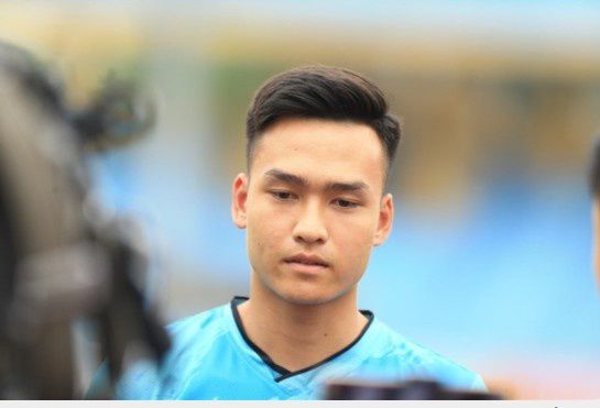 小男孩醒来发现被戴困龙锁